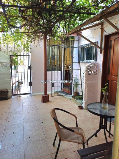 CASA EN CAPURRO, DOS DORMITORIO MAS APARTAMENTO, ACEPTA BANCO.