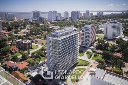 Punta del Este -  Venta apartamento de 2 dormitorios con Amenities