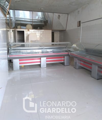 Venta o Alquiler - Local - Carmelo