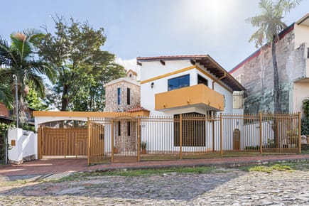 En Venta Casa en  Barrio Valle Yvate 