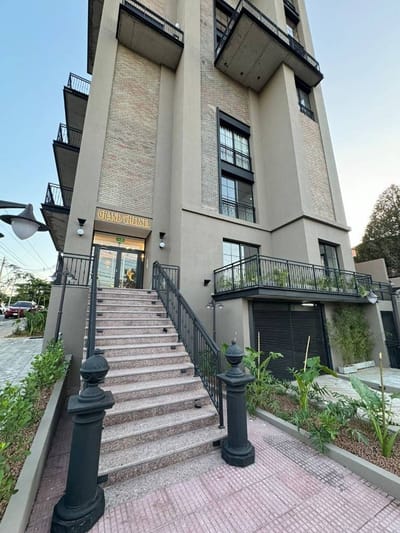 Alquilo dpto en edificio Grand Chelsea