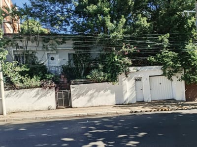 VENDO PROPIEDAD SOBRE TACUARY EN BARRIO SAN ROQUE