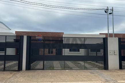 Casa - Venta - Luque, Central, Paraguay