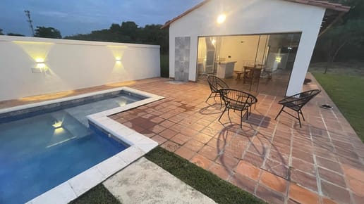 VENDO CASA QUINTA EN SAN BERNARDINO