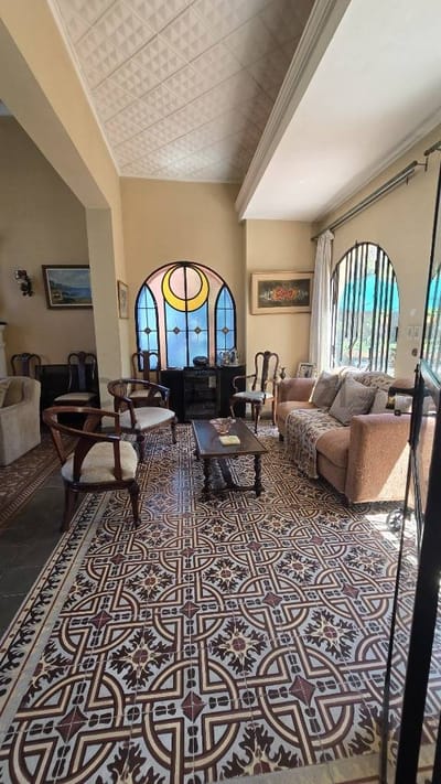 VENDO CASA ANTIGUA EN SAJONIA