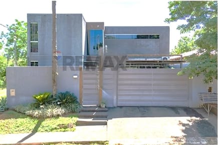 Alquilo casa de 4 habitaciones con piscina en  Itaugua 