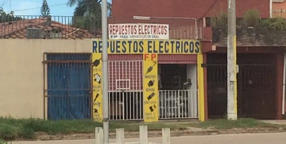 Zona Norte Av. Alemana y 7mo anillo sobre la Av. con 2 locales comerciales Av.