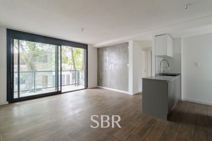 Venta apartamento 2 dormitorios en Tres Cruces con patio y cochera doble