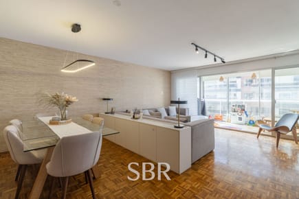 Venta apartamento 3 dormitorios con servicio, terraza y garage doble en Punta Carretas
