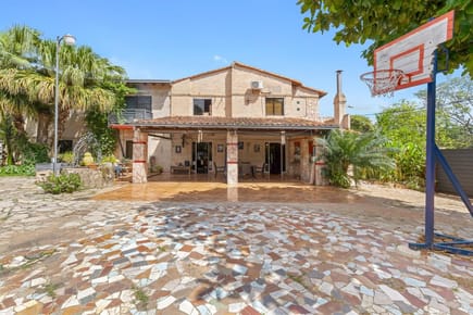 Amplia residencia - Asunción - Ita Enramada a minutos del Yacht. 