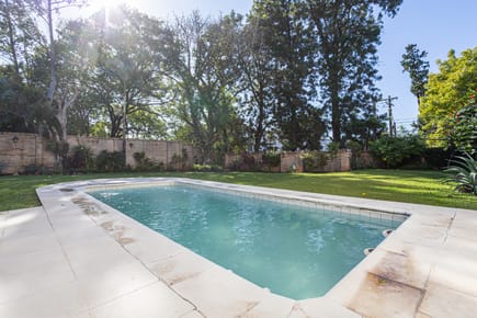 VENDO RESIDENCIA EN BARRIO LOS LAURELES 