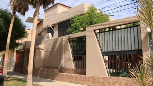 AMPLIA CASA   EN VENTA – URB. LOS COCOS DEL CHIPE-PIURA
