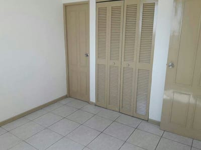 Bienes raices Fenix alquila Departamento de 1 habitaciones Zona Suarez arana 2do anillo