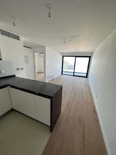Alquiler de exclusivo apartamento 1 dormitorio garaje Rambla de Malvín frente a Playa Honda
