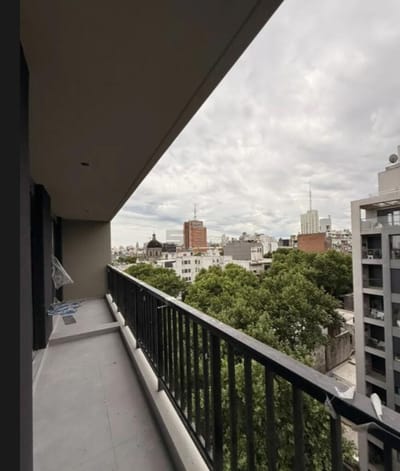 Se vende apartamento de un dormitorio y garage en Cordón Sur