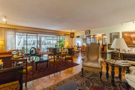 Si vende apartamento 3 dormitorios y garage en Pocitos