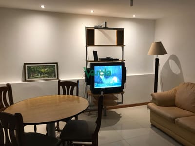 Venta  apartamento, Palermo, 2dormitorios, 2 baños, impecable, planta baja, luminoso a metros de la Rambla