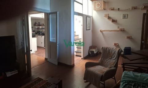 Casa Cordón 3 dormitorios 2 baños living con estufa a leña, azotea con parrillero