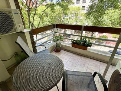 venta apartamento 2 dormitorios y servicio garage pocitos