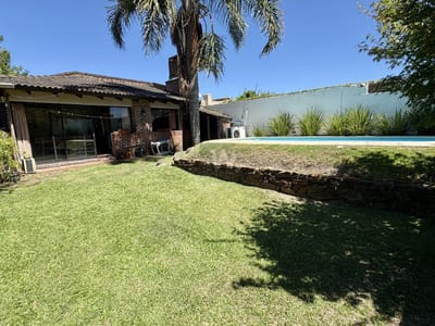 VENTA CASA 3 DORMITORIOS JARDIN PISCINA BARRA DE CARRASCO