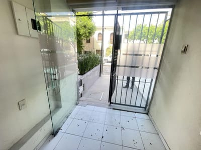 VENTA  LOCAL EN POCITOS , JUAN MARIA PEREZ