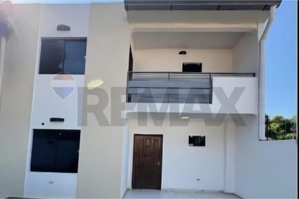VENTA CASA + DÚPLEX Y TERRENO EN ESQUINA