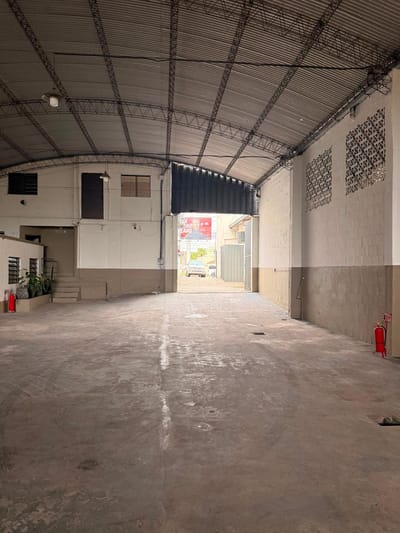 ALQUILO TINGLADO DE 462 M² – ZONA BARRIO REPUBLICANO Y SANTA LIBRADA