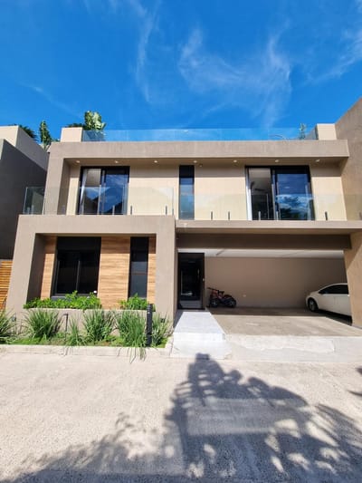 VENDO Hermoso Triplex En Condominio Zona Yatch.