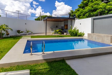 En Venta! Lujosa Casa de 4 dormitorios en esquina