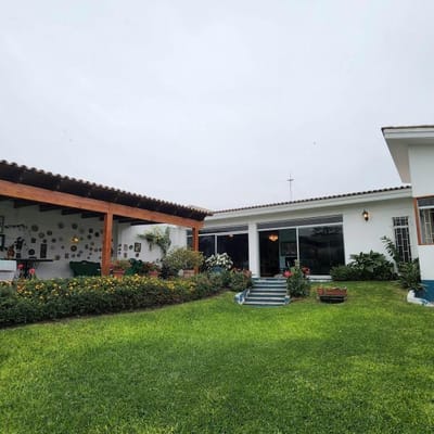 Casa super bien ubicada Camacho La Molina m   excelente zona