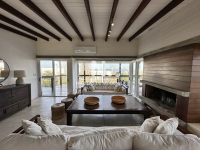 Casa en venta estilo minimalista a 300 mts del mar, El chorro