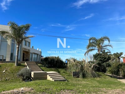 Vende casa tipo cabaña de 3 dormitorios en el Chorro, Manantiales.