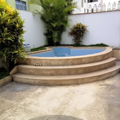 CASA CON PISCINA EN SAN MIGUEL