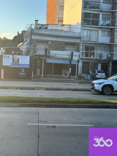 TERRENO EN VENTA IDEAL PROYECTOS 570 MTS2 EN LA BLANQUEADA, MONTEVIDEO