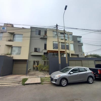 Departamento dúplex en condominio