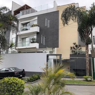 Departamento en calle cerrada
