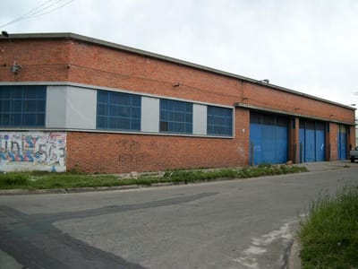 J.S BAJO DE PRECIO-Muy buen local de 1300m2 en la teja