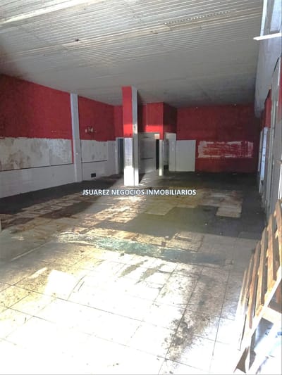 J.S. Gran local esquina en G. Flores y M. Berthelot