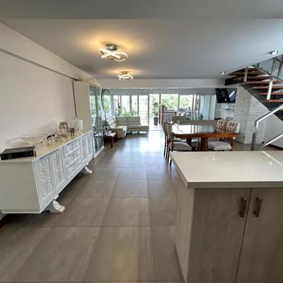 Venta hermoso Duplex  dormitorios en Valle Hermoso   Surco