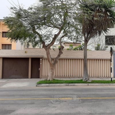 Venta de casa en excelente zona de San Borja