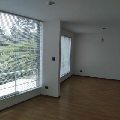 Venta, cómodo departamento de 128 m2, 3 dormitorios, 2 cocheras