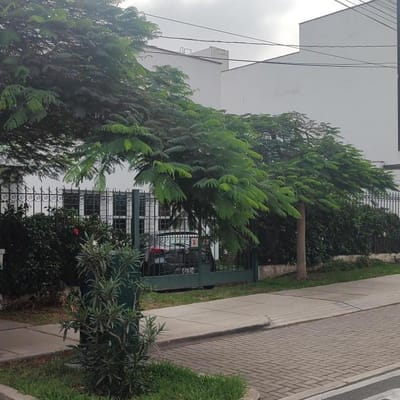 CASA EN VENTA COMO TERRENO EN COUNTRY CLUB SAN ISIDRO M