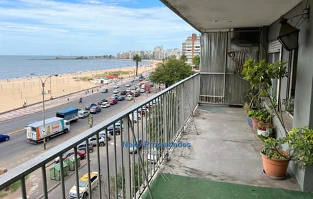 Venta Apartamento Pocitos Rambla, 3 dormitorios, garaje
