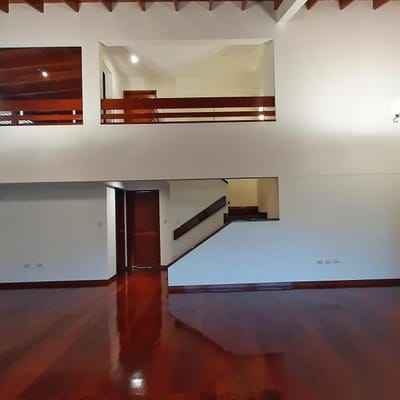 VENTA DE PENTHOUSE DUPLEX CON TERRAZA EN CHACARILLA
