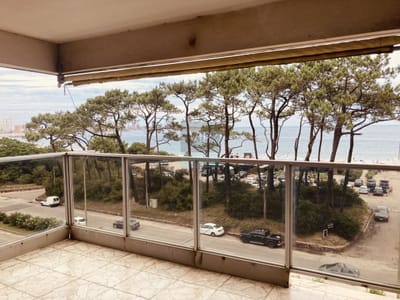 Vendo departamento de 3 dormitorios en importante edificio con vista al mar