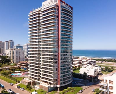 Apartamento en alquiler temporal, 2 dormitorios y 2 baños, Playa Brava
