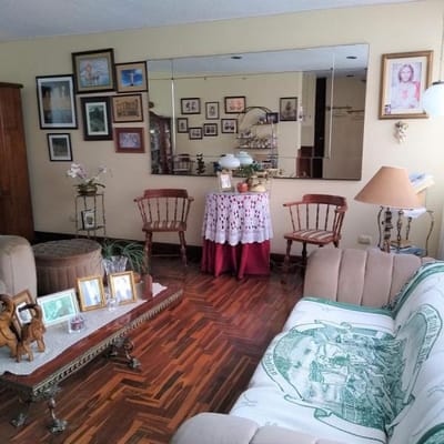 SURCO URB LOS ROSALES  VENTA DE CASA DE ALTOS   COMPRENDE do  m  y ero  m Piso