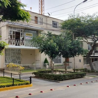 LINCE LIMITE CON SAN ISIDRO   VENTA de CASA EN   y   PISO   PARA VIVENDA U OFICINA