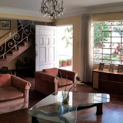 MIRAFLORES VENTA DE CASA  TERRENO   M   USO COMERCIAL  ZONIFICACIN CZ    PISOS
