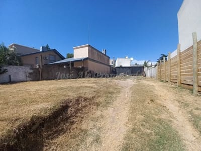 En Venta Terreno De 300 M2 A 1 Cuadra De La Rambla Colonia